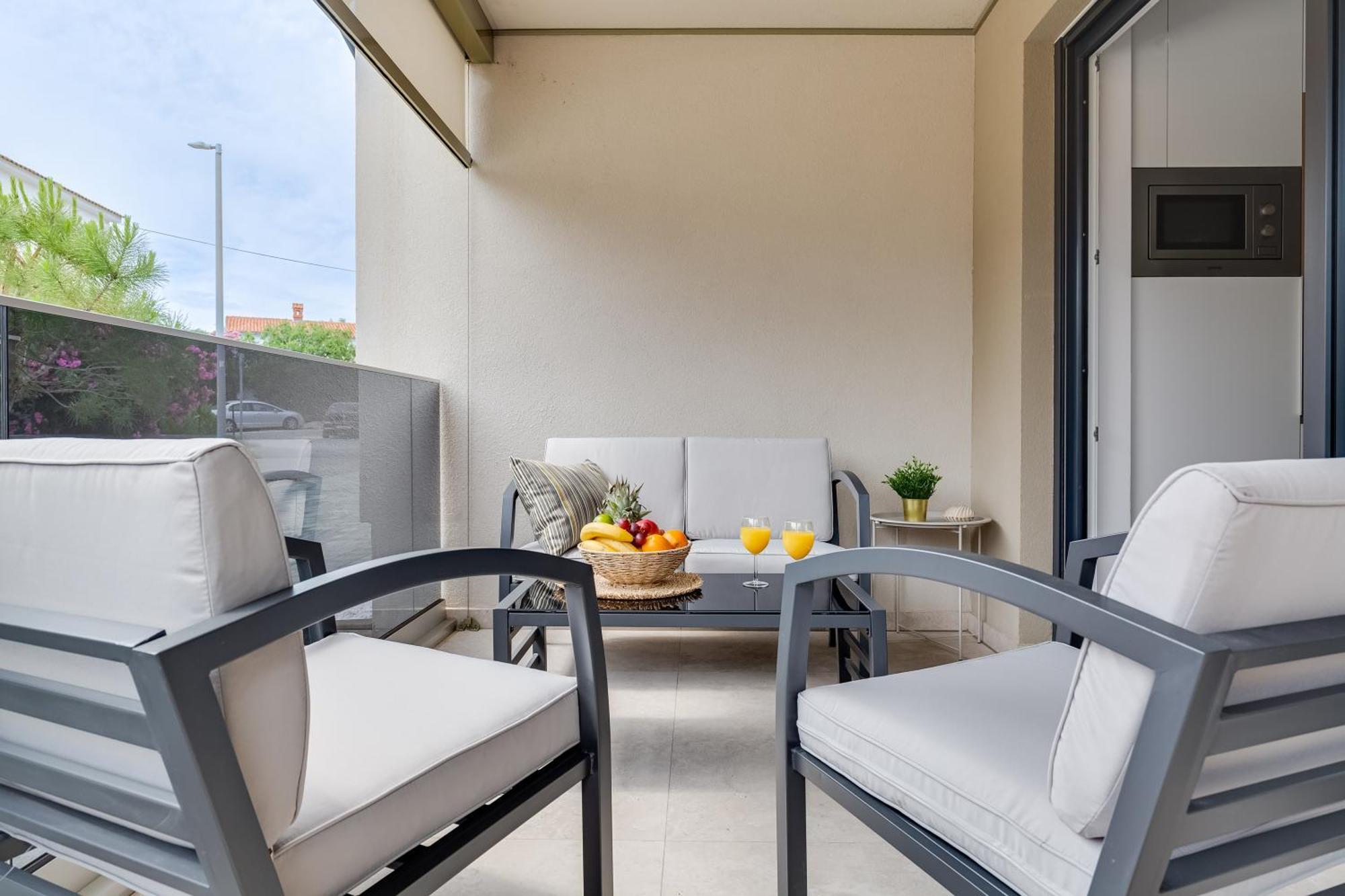 Salt Bloom Apartment